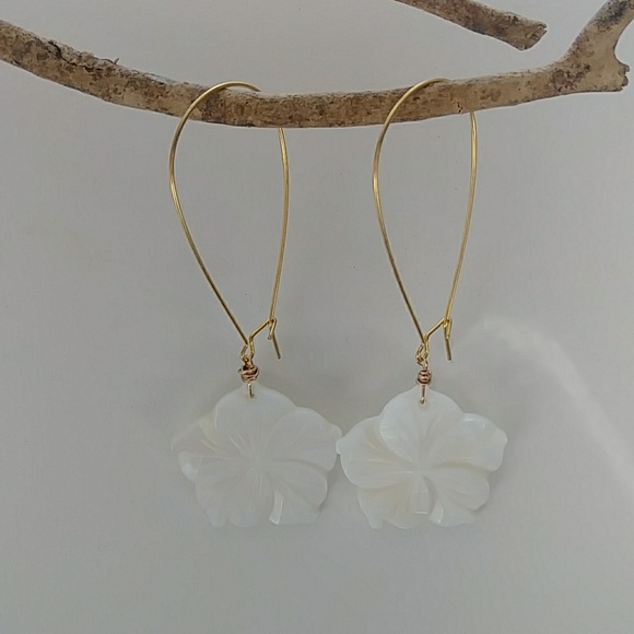 🛑SOLDlumeria Hibiscus Flower Dangle Earring - Picture 2 of 8